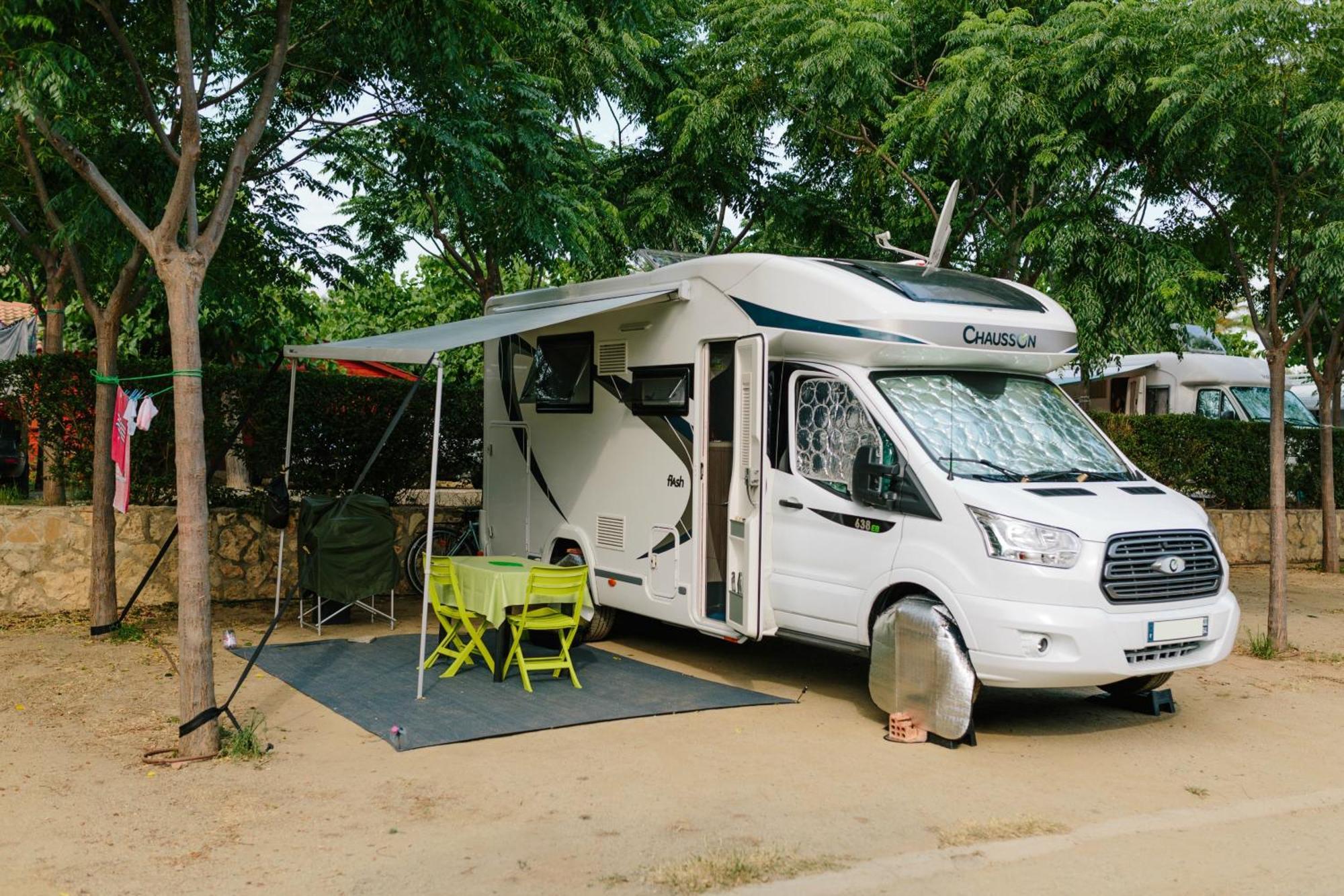Camping La Llosa Камбрильс Экстерьер фото